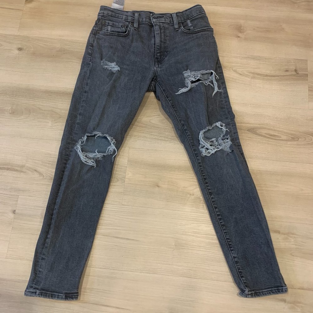 LEvi's premium 512 black distressed jeans tappered leg W29 L30